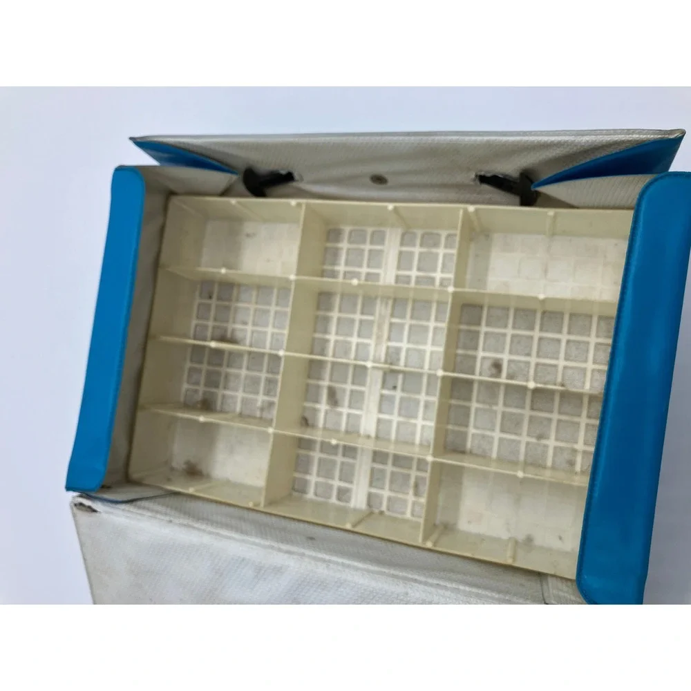 Vintage Hot Wheels 24 Car Collector Case Mattel Blue Vinyl Storage Carrying Case